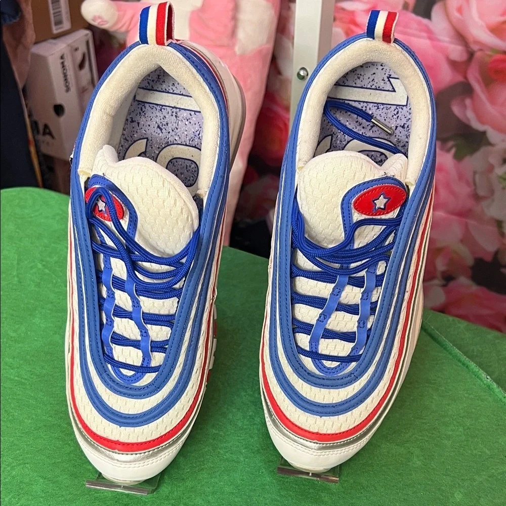 NIKE Men's White and Blue Athletic Sneakers $75